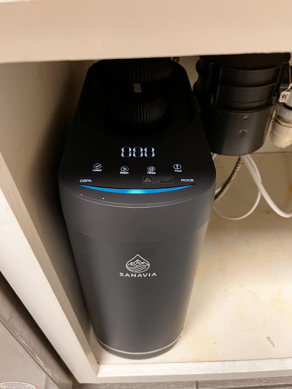 The Hydra's filter display lit up after installation